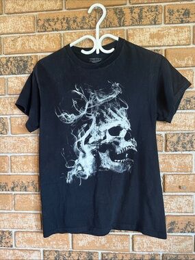 Black Skull Graphic Short Sleeve Tee
